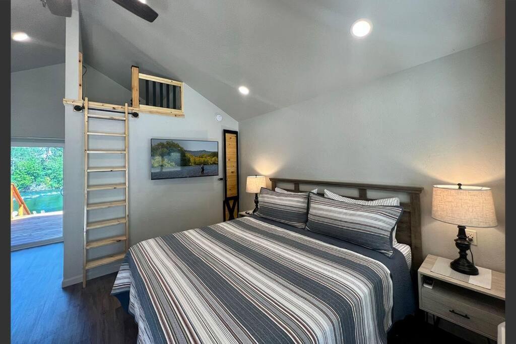 Loft Cabin 2 - Rogue River Resort Ґрантс-Пасс Екстер'єр фото